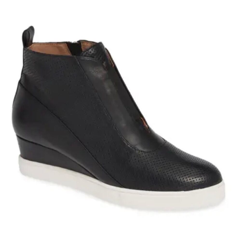 Linea Paolo Anna leather comfort wedge bootie 9